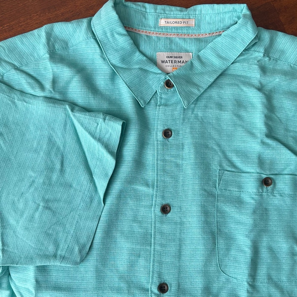 Quiksilver waterman collection turquoise short sleeve tailored button up shirt